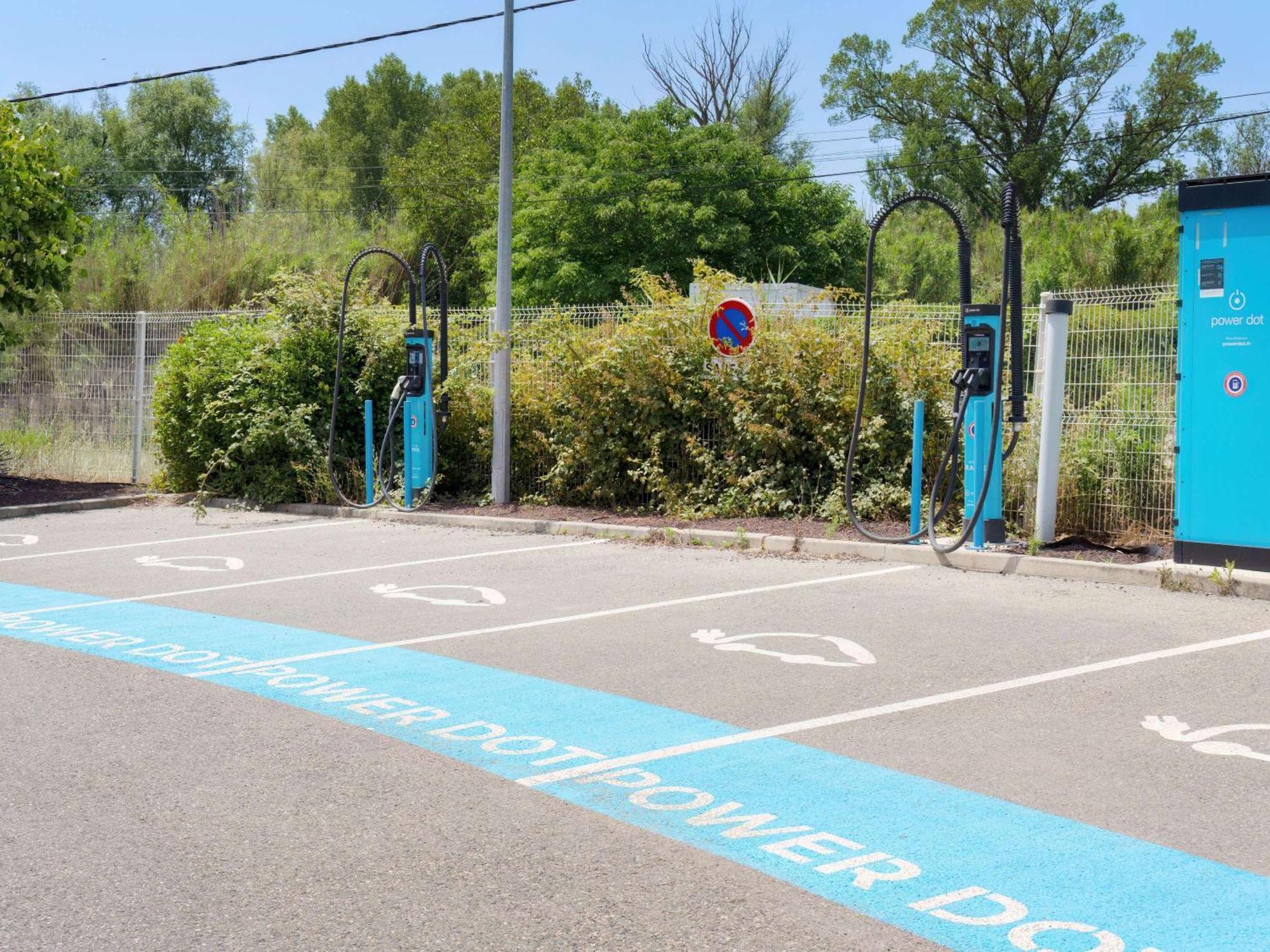 Ibis Budget Pertuis Portes Du Luberon Exterior foto