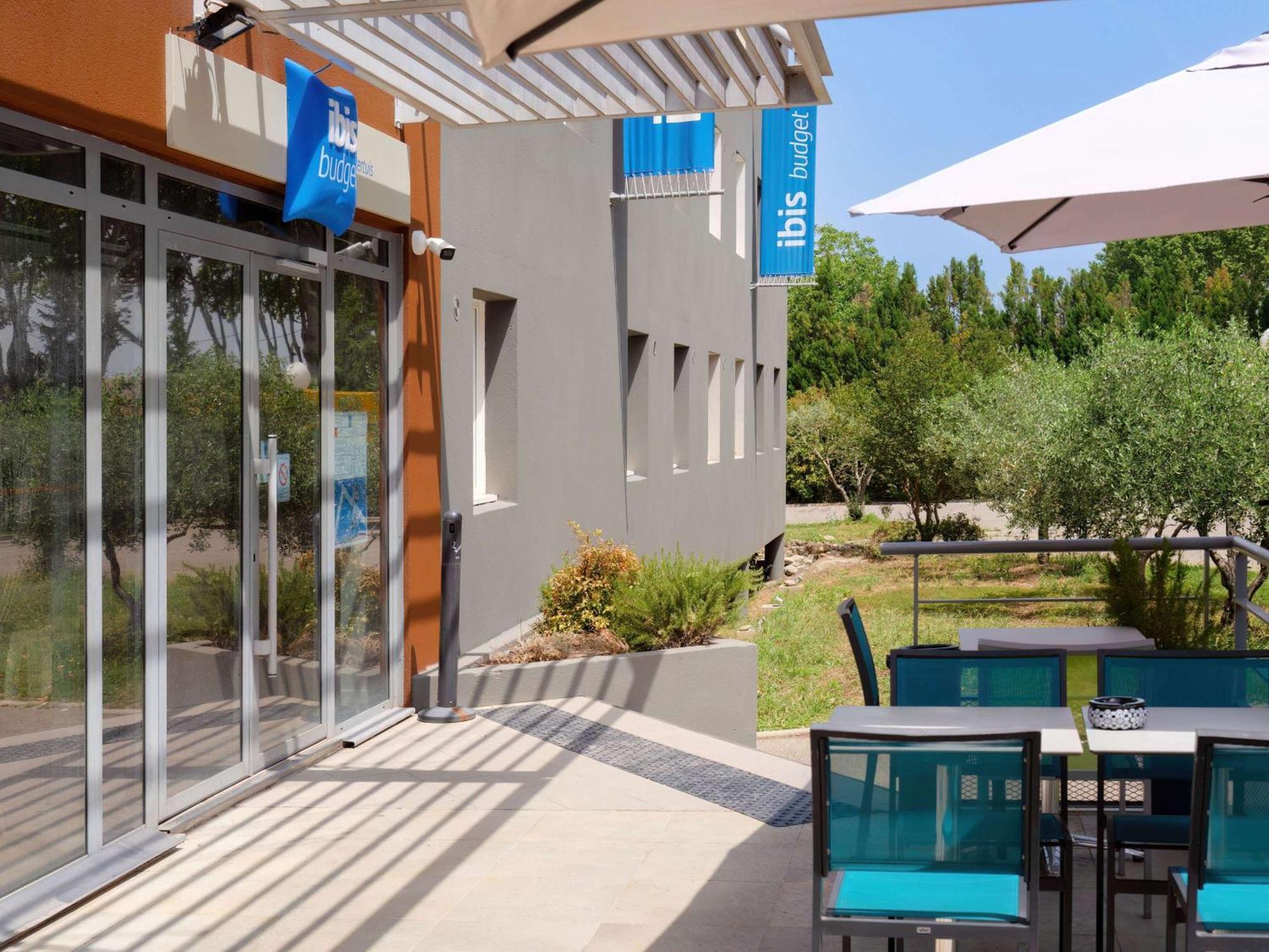 Ibis Budget Pertuis Portes Du Luberon Exterior foto
