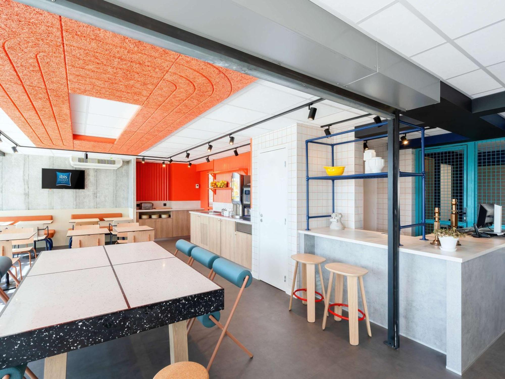 Ibis Budget Pertuis Portes Du Luberon Exterior foto